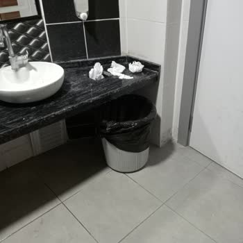 Yüzüncü Yıl Üniversitesi Diş Hekimliği Fakültesi Hastane Temizlik Personeli
