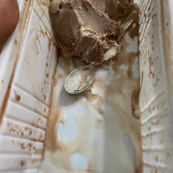 Baniddo Dondurma Dondurma'nın Sonununa Geldiğimizde Çay Kaşığı Fark Ettik.