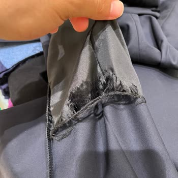 Sarar Takım Elbise Daha Giymeden Yırtıldı Ve Karşımda Muhatap Yok.