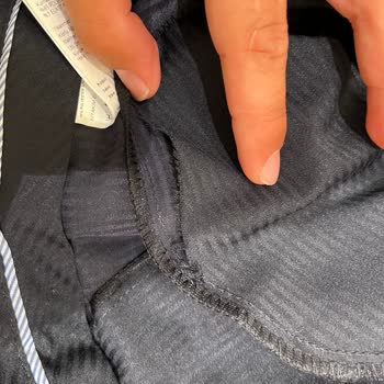 Sarar Takım Elbise Daha Giymeden Yırtıldı Ve Karşımda Muhatap Yok.