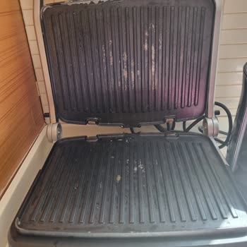 Tefal Pişmanlıktır. Tost Makinemiz Kullanılamaz Halde.