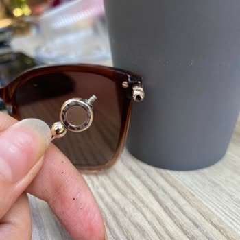 Atasun Optik'ten Osse İsimli Gözlük Aldım Ve 2 Kere Parçalandı Elimde