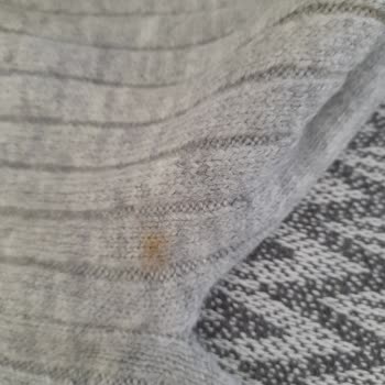 Civil Mağazasının Ürününde Pas Lekesi Ve Defo Var