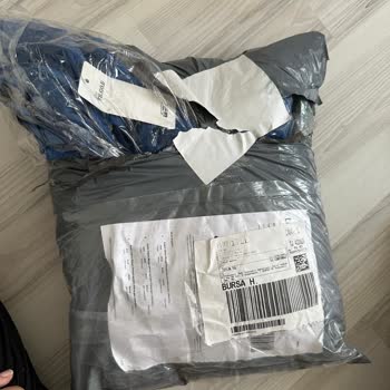 MNG Kargo Kargo Paketinin Yırtılmış Olarak Gelmesi