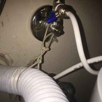 Aura Cebilon Servis Parçayı Kırdı