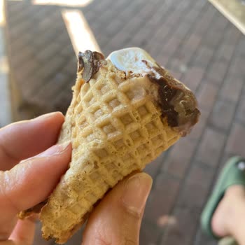 Algida Dondurma Külahı Lastik Gibiydi