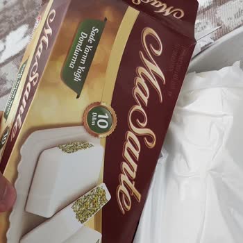 Kıl İçeren BİM Dondurması