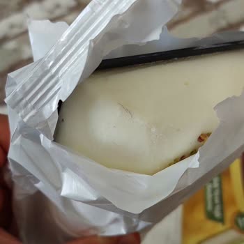 Kıl İçeren BİM Dondurması