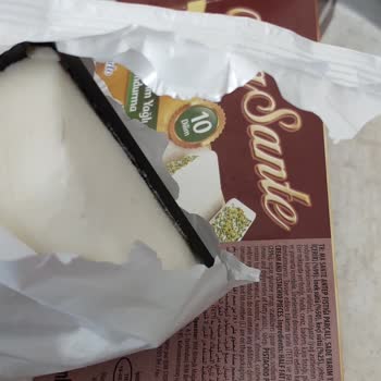 Kıl İçeren BİM Dondurması