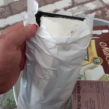 Kıl İçeren BİM Dondurması