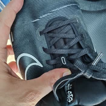 Nike Çürük Ayakkabı Ve Mağaza Sorumlusu