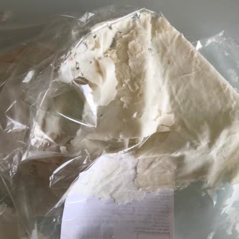 Paramparça Ve Paketine Yapışmış Migros Yufkası