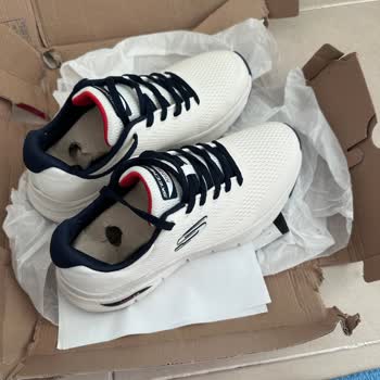 Skechers Markası Benden Değişimini Kabul Etmeyip Başka Kutu İle İade Edildi