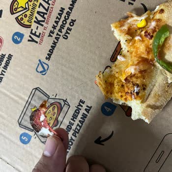 Domino's Pizza Da Saç Çıktı