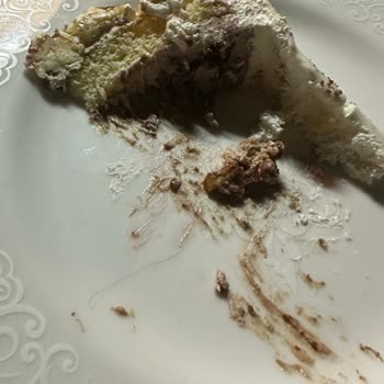 Tahıl Pasta'nın İçinden Saç Çıktı