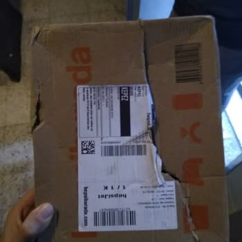 Hepsiburada.com, Hasarlı Kargonun Zararını Müşteriye Ödetiyor!