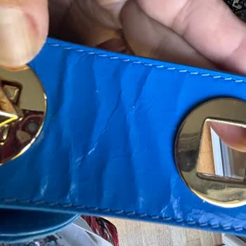 Manc Çantalarının Arkasında Durmuyor