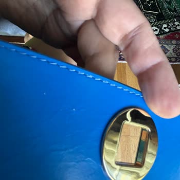 Manc Çantalarının Arkasında Durmuyor