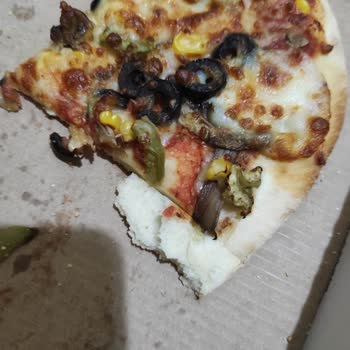 Little Caesars Yanlış Ve Çiğ Hamur