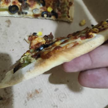 Little Caesars Yanlış Ve Çiğ Hamur