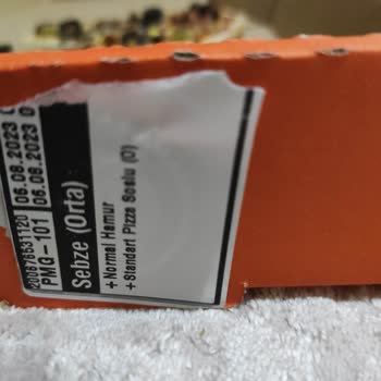 Little Caesars Yanlış Ve Çiğ Hamur