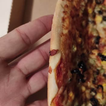 Little Caesars Yanlış Ve Çiğ Hamur