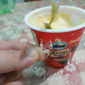 Aknaz Krem Peynirden Çıkan Plastik Poşet Parçası