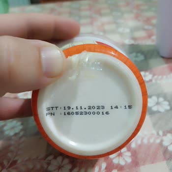 Aknaz Krem Peynirden Çıkan Plastik Poşet Parçası