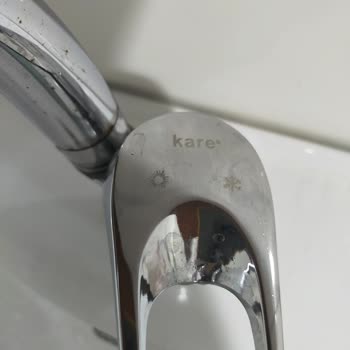 Kare Su Batarya Muslukta Hep Paslanma Var