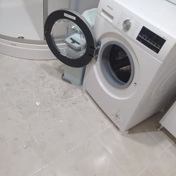 Siemens Marka Çamaşır Makinemin Kapak Camı Kendiliğinden Patladı