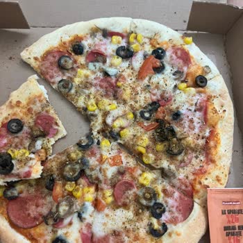 PizzaLazza Pizzayı Pişirmeden Yollamış