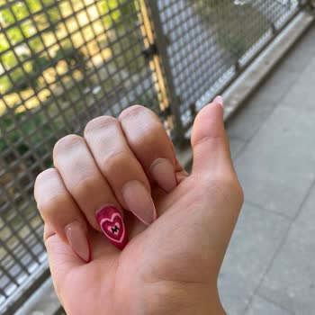 Aymira Koçaklı Yaşam Merkezi Aymira Koçaklı Protez Tırnak Mağduriyeti