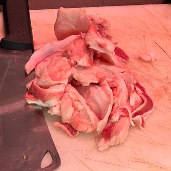 Macro Center Urla Macro Centre Kuzu Eti Fiyatına Yağ Satıyor.