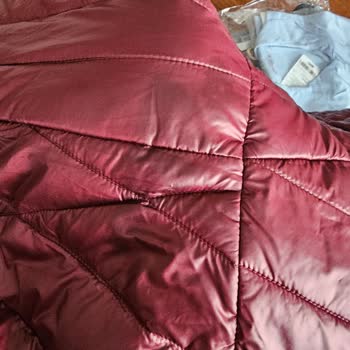 Columbia Malının Arkasında Durmuyor.