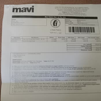 Mavi Pantolonda Ağ Kısmında Yırtılma
