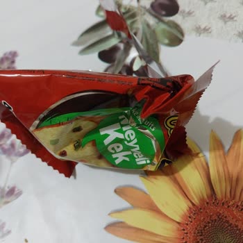 BİM Kekin İçinden Yabancı Madde Çıktı