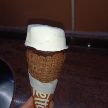 Cornetto Dondurmadan Saç Çıktı