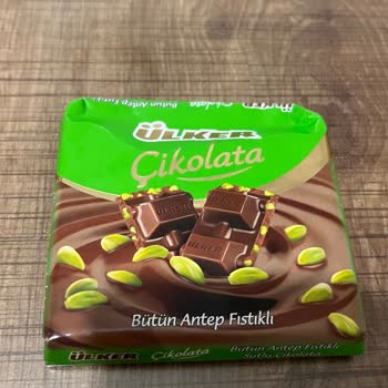 Ülker Antep Fıstıklı Kare Çikolata Kusurlu Ürün