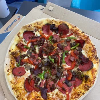 Domino's Pizza Ürünün Üzerinin Yanık Olması