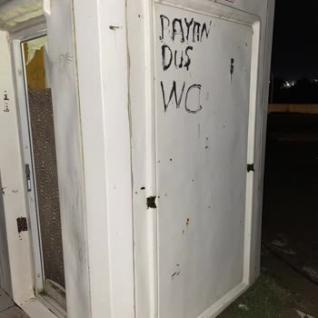 Sinop Belediyesi Sinop Ak Limandaki Tuvalet, Su Ve Kapı Sorunu.