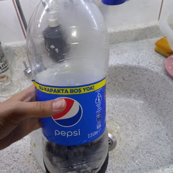 Almış Olduğunuz Pepsi Ağzının Kapalı Olduğu Halde Dökülmesi