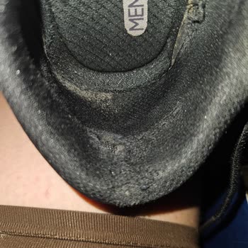 Skechers Ayakkabı İç Astarı Yırtıldı.