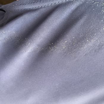 Adidas Marka Mayonun Kumaşının İlk Sezonda Erimesi!