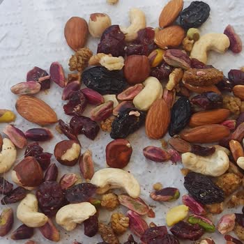 Tuğba Kuruyemişten Aldığımız Çiğ Kuruyemiş Kurtlu Çıktı