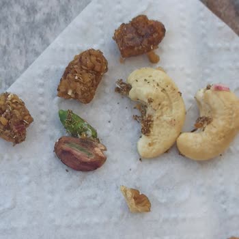 Tuğba Kuruyemişten Aldığımız Çiğ Kuruyemiş Kurtlu Çıktı