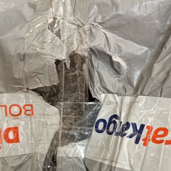 Sürat Kargo Kargo Şirketine Teslim Edilen Ürün Kargo Kutusundan Çıkmadı.