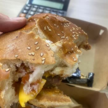 Köfteci Yusuf Bayat Ve Pişmemiş Köfte!