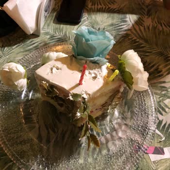 Adana İncir Meyhanesi Doğum Günü Pastamı Başkalarına Vermiş!