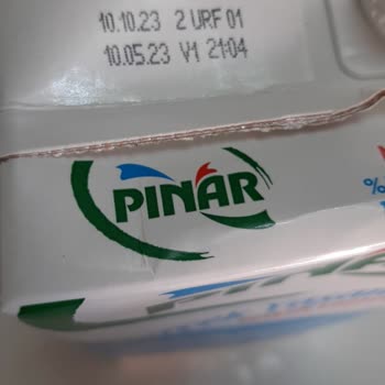 Pınar Süt'te Tezek Kokusu