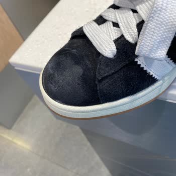 adidas Ayakkabı Renk Atması Ve Dikiş Hatası